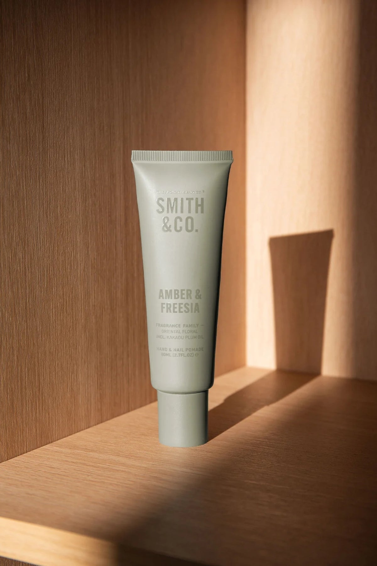 SMITH & CO Hand & Nail Pomade 80ml - Amber & Freesia